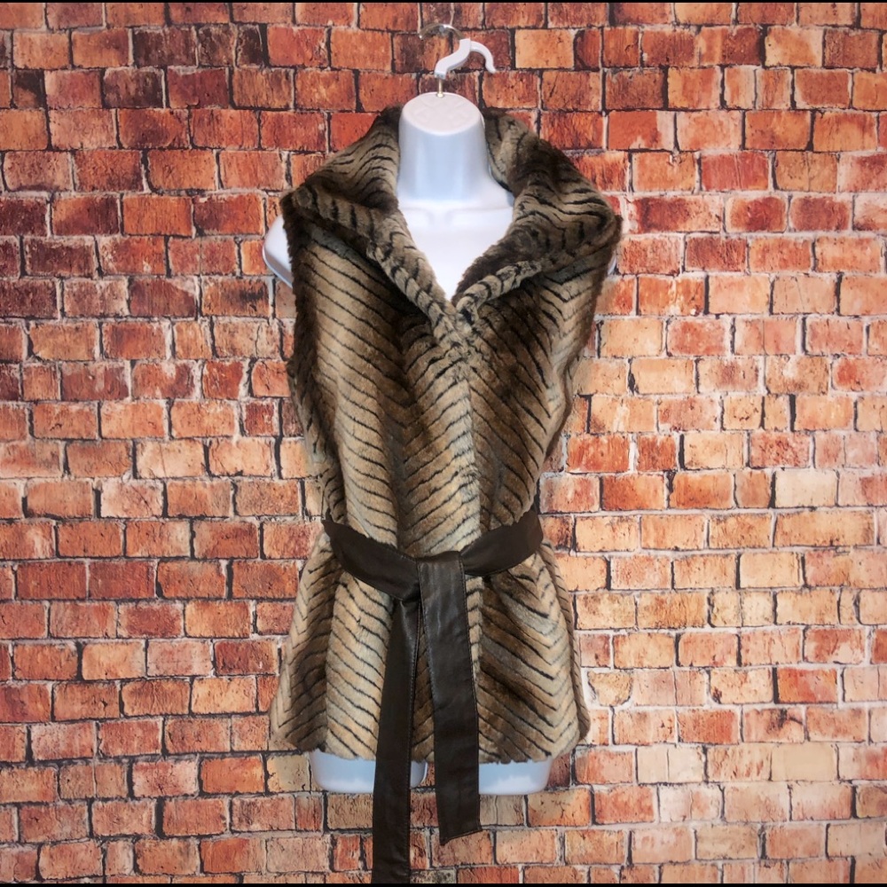 Via Spiga Nordstrom faux fur vest Sz M